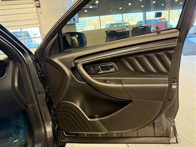 2015 Ford Taurus SHO   - Photo 16 - Grand Rapids, MI 49504