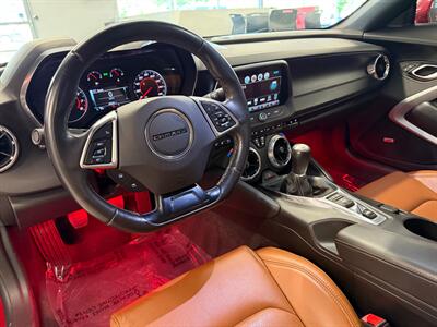 2018 Chevrolet Camaro LT   - Photo 2 - Grand Rapids, MI 49504