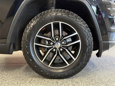 2017 Jeep Grand Cherokee Trailhawk - Photo 5 - Grand Rapids, MI 49504