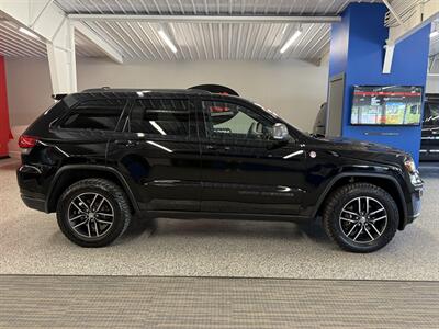 2017 Jeep Grand Cherokee Trailhawk - Photo 10 - Grand Rapids, MI 49504