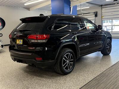 2017 Jeep Grand Cherokee Trailhawk - Photo 9 - Grand Rapids, MI 49504