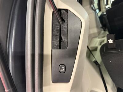 2013 Chrysler Town and Country Touring   - Photo 17 - Grand Rapids, MI 49504