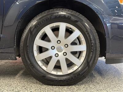 2013 Chrysler Town and Country Touring   - Photo 9 - Grand Rapids, MI 49504