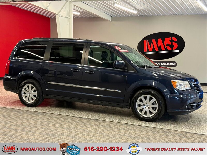 2013 Chrysler Town and Country Touring   - Photo 1 - Grand Rapids, MI 49504