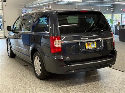 2013 Chrysler Town and Country Touring   - Photo 5 - Grand Rapids, MI 49504