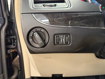 2013 Chrysler Town and Country Touring   - Photo 27 - Grand Rapids, MI 49504