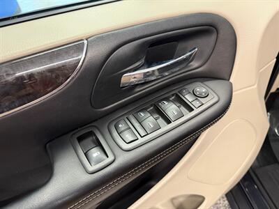 2013 Chrysler Town and Country Touring   - Photo 33 - Grand Rapids, MI 49504