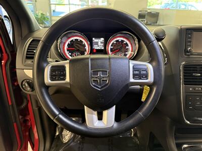 2014 Dodge Grand Caravan R/T - Photo 3 - Grand Rapids, MI 49504