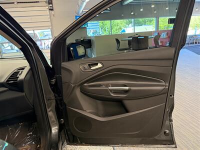 2019 Ford Escape SEL   - Photo 12 - Grand Rapids, MI 49504