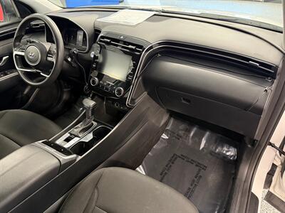 2023 Hyundai TUCSON SEL   - Photo 9 - Grand Rapids, MI 49504