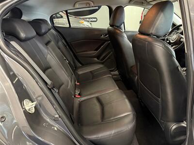 2017 Mazda Mazda3 Touring - Photo 14 - Grand Rapids, MI 49504