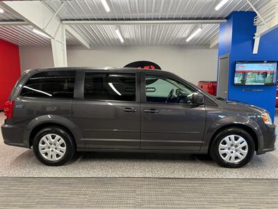 2017 Dodge Grand Caravan SE   - Photo 8 - Grand Rapids, MI 49504