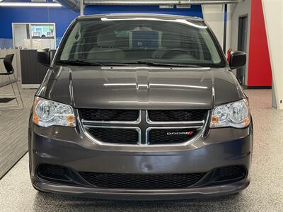 2017 Dodge Grand Caravan SE   - Photo 2 - Grand Rapids, MI 49504