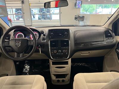 2017 Dodge Grand Caravan SE   - Photo 24 - Grand Rapids, MI 49504
