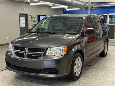 2017 Dodge Grand Caravan SE   - Photo 3 - Grand Rapids, MI 49504