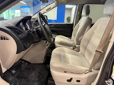 2017 Dodge Grand Caravan SE   - Photo 16 - Grand Rapids, MI 49504