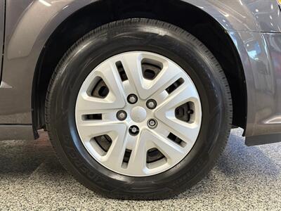 2017 Dodge Grand Caravan SE   - Photo 9 - Grand Rapids, MI 49504
