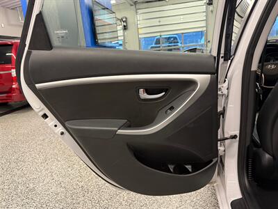2014 Hyundai ELANTRA GT   - Photo 17 - Grand Rapids, MI 49504