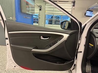 2014 Hyundai ELANTRA GT   - Photo 20 - Grand Rapids, MI 49504