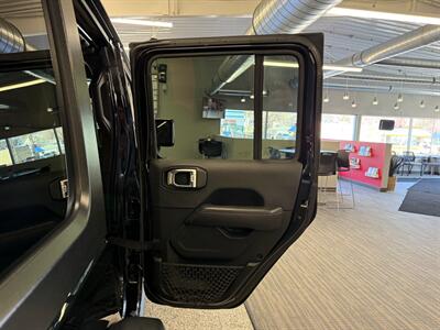 2018 Jeep Wrangler Unlimited Rubicon   - Photo 30 - Grand Rapids, MI 49504