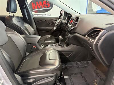 2020 Jeep Cherokee Latitude Plus   - Photo 14 - Grand Rapids, MI 49504