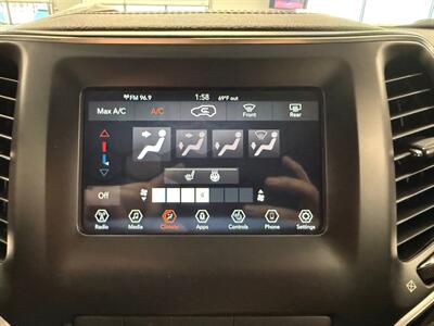 2020 Jeep Cherokee Latitude Plus   - Photo 40 - Grand Rapids, MI 49504