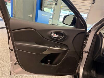 2020 Jeep Cherokee Latitude Plus   - Photo 25 - Grand Rapids, MI 49504