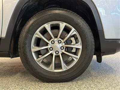 2020 Jeep Cherokee Latitude Plus   - Photo 10 - Grand Rapids, MI 49504