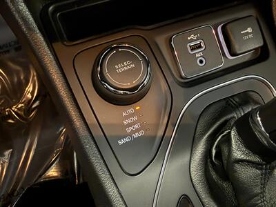 2020 Jeep Cherokee Latitude Plus   - Photo 34 - Grand Rapids, MI 49504