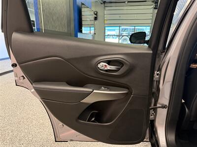 2020 Jeep Cherokee Latitude Plus   - Photo 24 - Grand Rapids, MI 49504