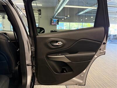 2020 Jeep Cherokee Latitude Plus   - Photo 16 - Grand Rapids, MI 49504