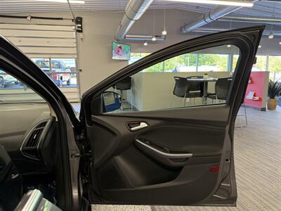 2014 Ford Focus Titanium - Photo 18 - Grand Rapids, MI 49504