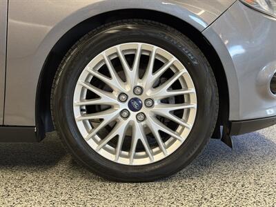 2014 Ford Focus Titanium - Photo 9 - Grand Rapids, MI 49504