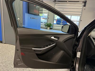 2014 Ford Focus Titanium - Photo 24 - Grand Rapids, MI 49504