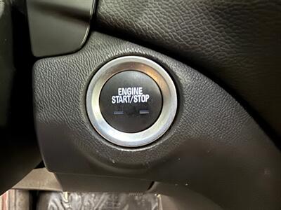 2019 Chevrolet Equinox LT   - Photo 3 - Grand Rapids, MI 49504