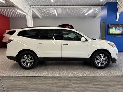 2015 Chevrolet Traverse LT   - Photo 8 - Grand Rapids, MI 49504