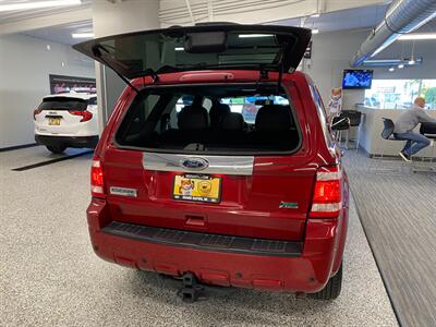 2011 Ford Escape Limited   - Photo 16 - Grand Rapids, MI 49504