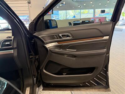 2016 Ford Explorer Limited   - Photo 12 - Grand Rapids, MI 49504