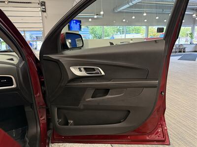 2017 Chevrolet Equinox LT   - Photo 18 - Grand Rapids, MI 49504
