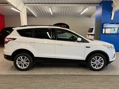 2017 Ford Escape SE   - Photo 6 - Grand Rapids, MI 49504