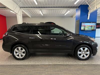 2017 Chevrolet Traverse LT   - Photo 8 - Grand Rapids, MI 49504