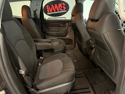 2017 Chevrolet Traverse LT   - Photo 13 - Grand Rapids, MI 49504