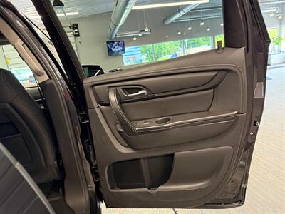 2017 Chevrolet Traverse LT   - Photo 15 - Grand Rapids, MI 49504
