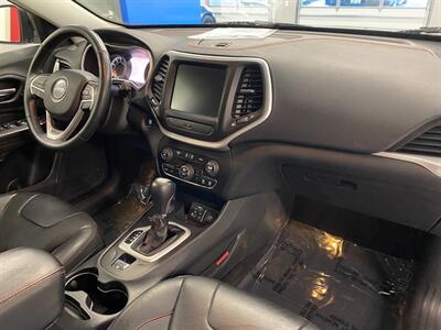 2015 Jeep Cherokee Trailhawk   - Photo 10 - Grand Rapids, MI 49504