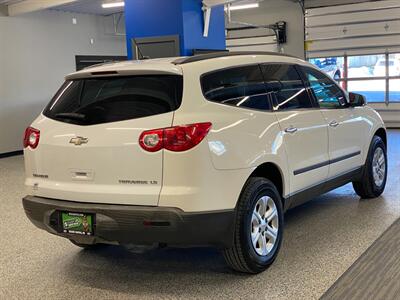 2011 Chevrolet Traverse LS   - Photo 7 - Grand Rapids, MI 49504