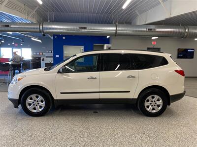 2011 Chevrolet Traverse LS   - Photo 4 - Grand Rapids, MI 49504