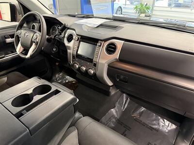 2015 Toyota Tundra SR5 - Photo 11 - Grand Rapids, MI 49504