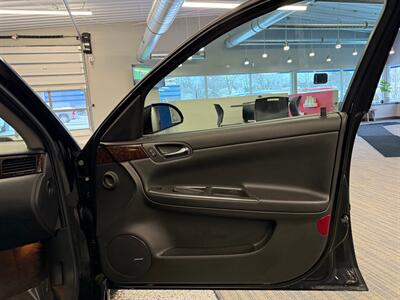 2014 Chevrolet Impala Limited LTZ Fleet   - Photo 12 - Grand Rapids, MI 49504