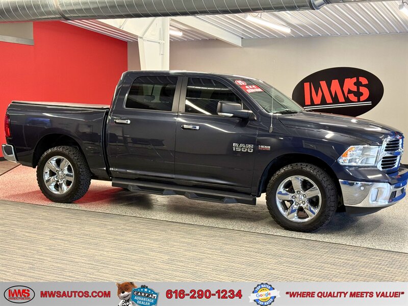 2015 RAM 1500 SLT   - Photo 1 - Grand Rapids, MI 49504