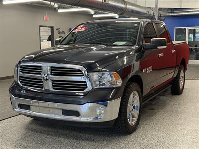 2015 RAM 1500 SLT   - Photo 3 - Grand Rapids, MI 49504